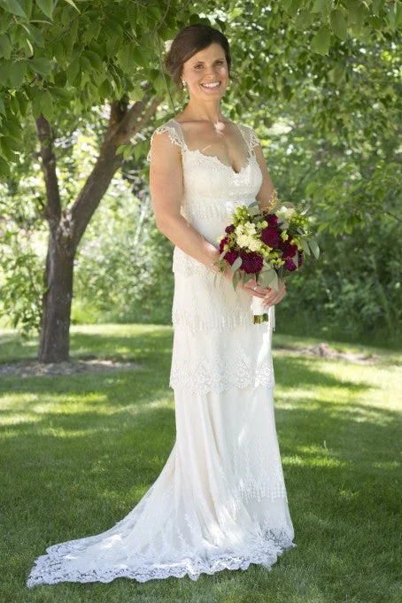 Claire Pettibone Kristene Lightweight unclassified dresses