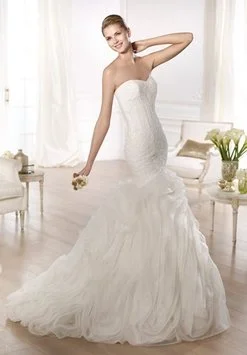 Pronovias Ontina Preppy unclassified dresses