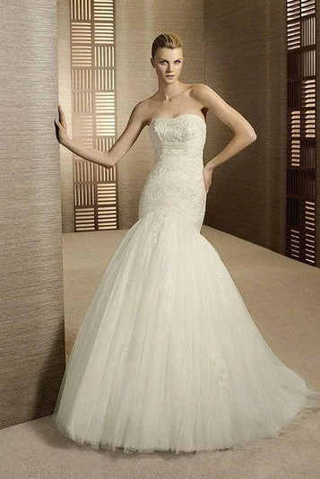 Pronovias Turner Tiered unclassified dresses