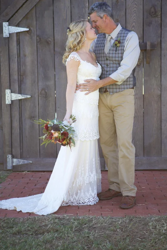 Claire Pettibone Kristene Minimalist unclassified dresses